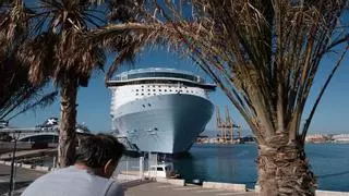 Llega al Puerto de Málaga el Wonder of the Seas, el crucero más grande del mundo