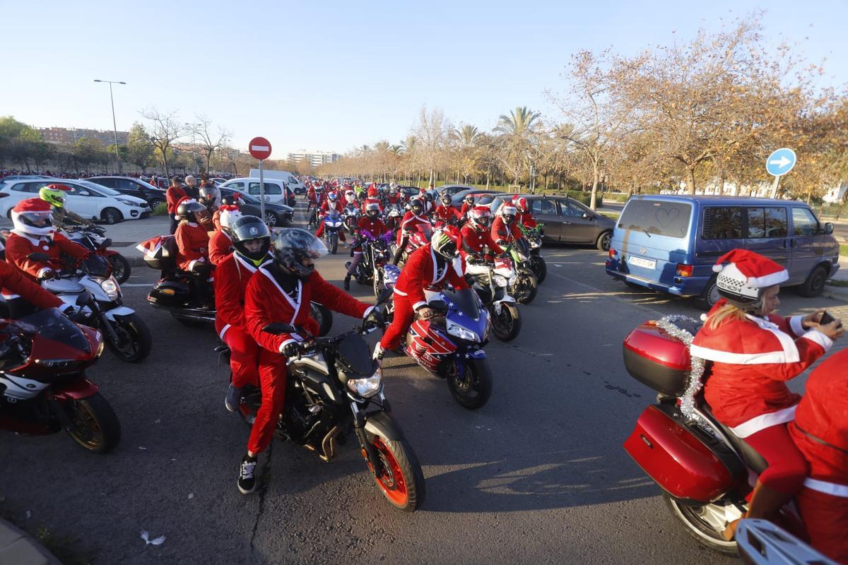 'Papanoelada' motera solidaria en València