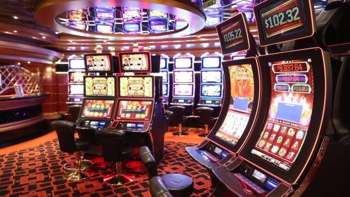 Imagen de archivo del interior de un salón de juego.