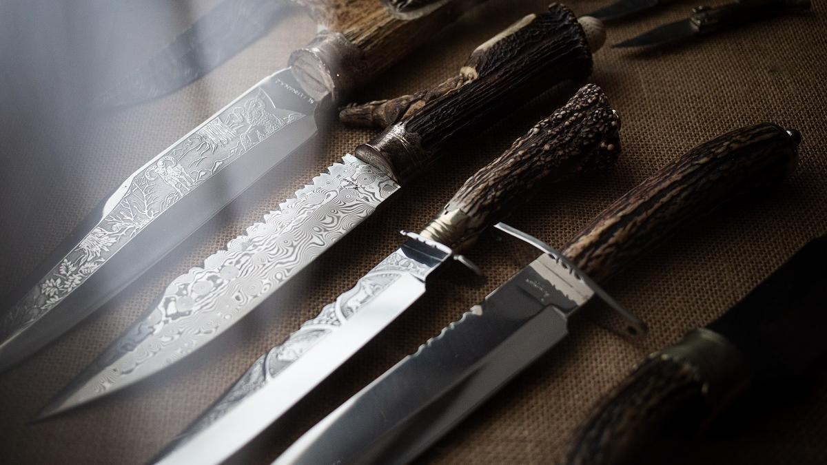 Cuchillos hechos por el cuchillero Manuel Fernández Rovira, galardonado como Mejor Joven Promesa por el Circulo Fortuny.