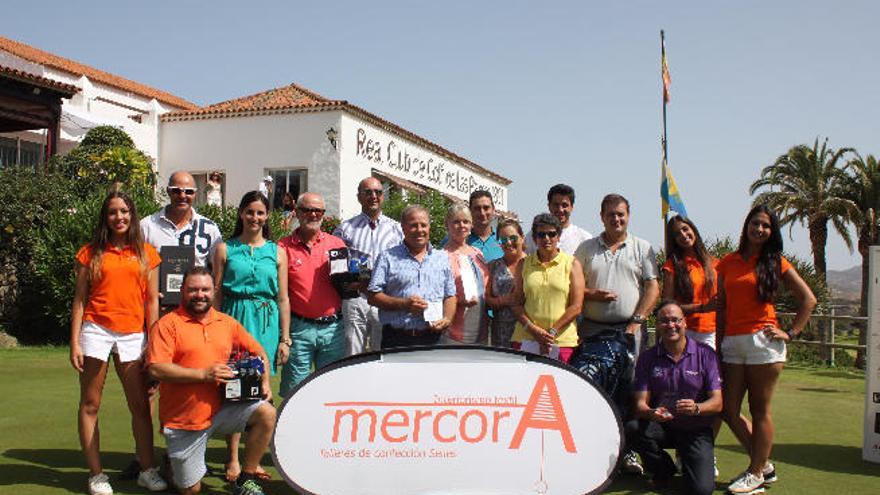 Jugadores premiados tras la disputa del Torneo Mércora Decoración.