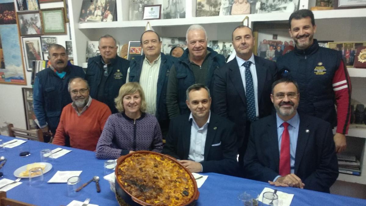 El decano del CITOP abordó en la tertulia posterior a la comida cuestiones de interés para la provincia de Alicante.