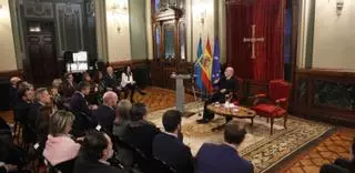 Asturias y León exponen juntos en la Junta General las leyes pioneras que estableció el reino asturleonés en el siglo XI: "Fue el principio de todo"