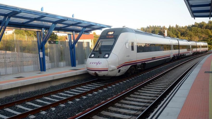 Tren de Renfe. // R, Vázquez