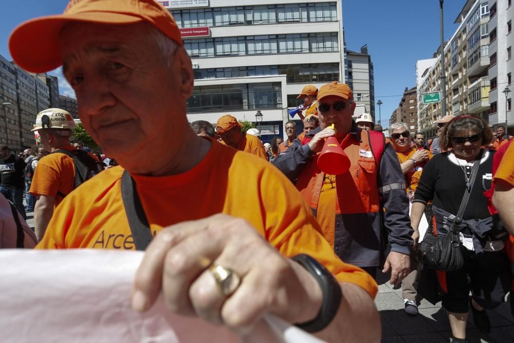 Los trabajadores de Arcelor de Zumárraga y Sestao se manifiestan en Avilés