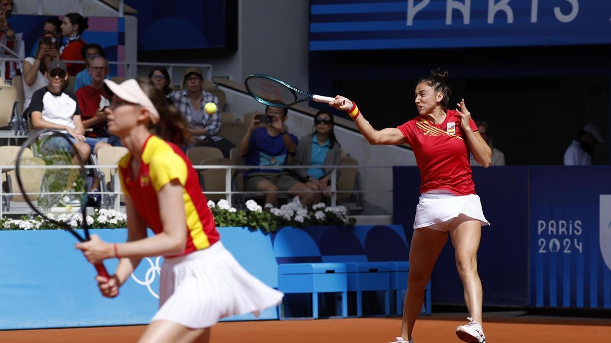 Cristina Bucsa y Sara Sorribes, durante el partido ante Karolina Muchova y Linda Noskova.