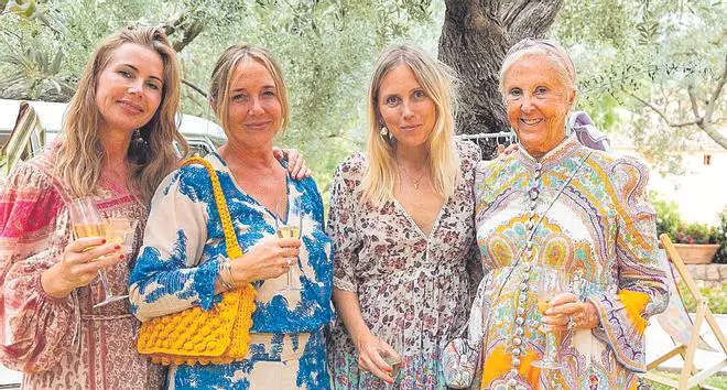 Perdón por la indiscreción | Crónica social de Mallorca: De sal, de sol y de una canción