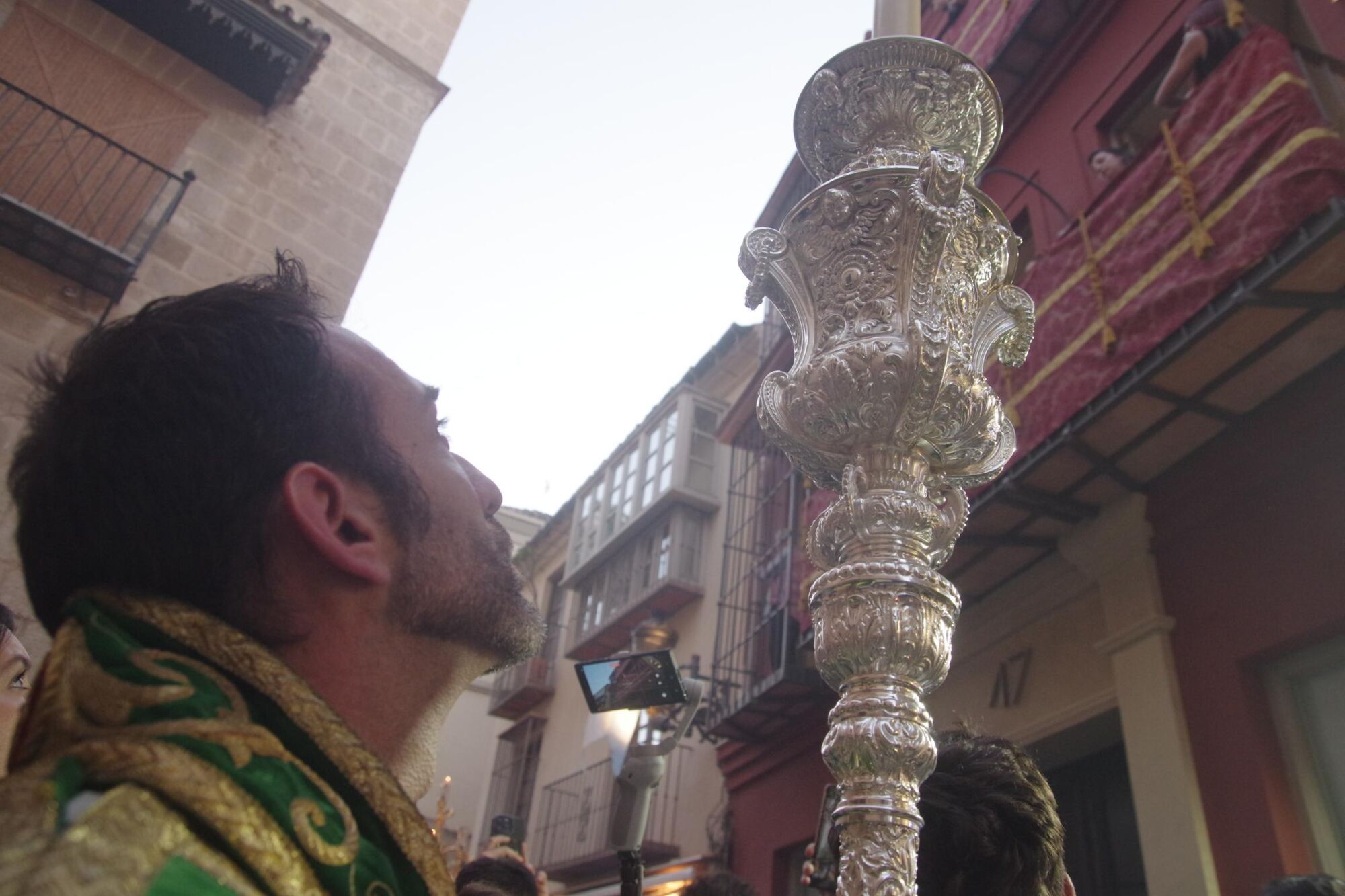 Procesión triunfal de regreso de la Virgen de la Esperanza a su basílica tras su peregrinación a Roma