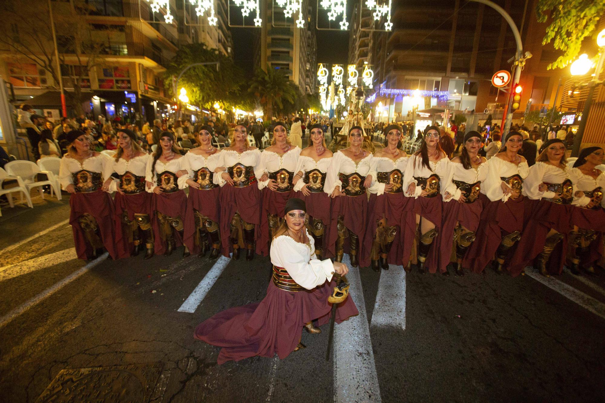 La Entrada Mora y Cristiana vuelve a desfilar por Alicante