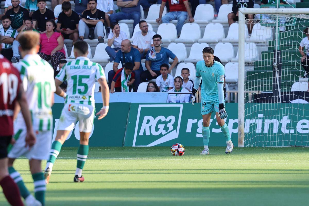 Carlos Marín, durante el encuentro entre el Córdoba CF y el Mérida, en El Arcángel.