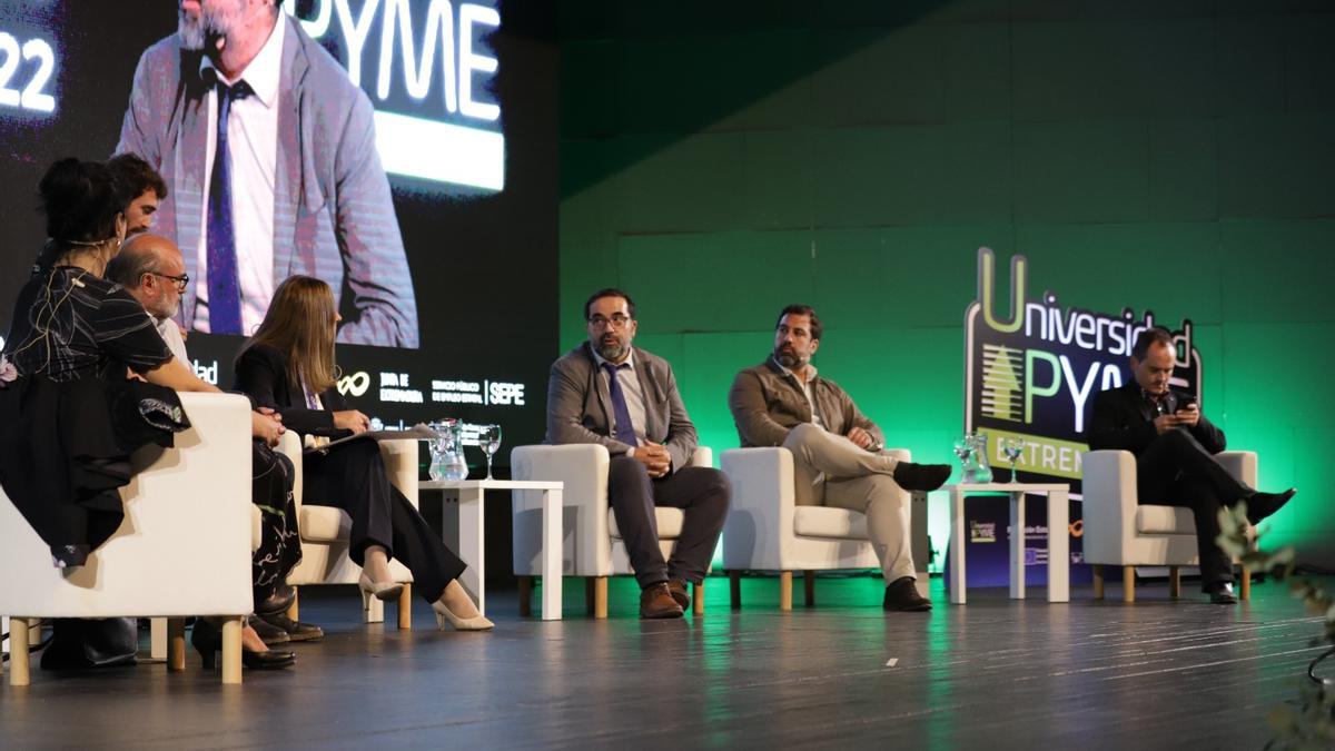 Participantes en la mesa redonda &#039;¿Están las pymes preparadas para la digitalización?&#039;, celebrada esta mañana.