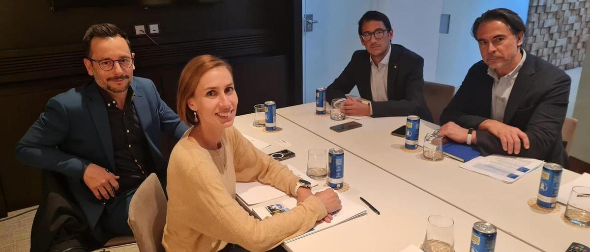 Desde la izquierda, Rafa Ruiz, Isabel Vidal, Iago Negueruela y Alfredo Serrano durante la reunión celebrada hoy en Madrid CAIB