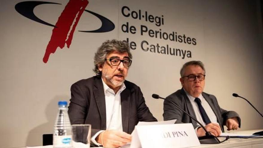 A l&#039;esquerra, l&#039;advocat de Sànchez i Turull, Jordi Pina; a la dreta, el metge Jaume Padrós, ahir a Barcelona