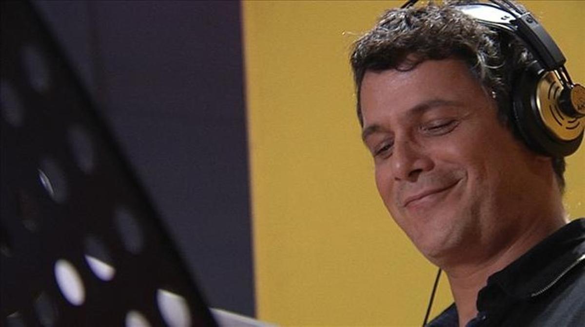 Alejandro Sanz, durant la gravació del disc de ’La Marató’ de TV-3. Alejandro Sanz, durant la gravació del disc de ’La Marató’ de TV-3.