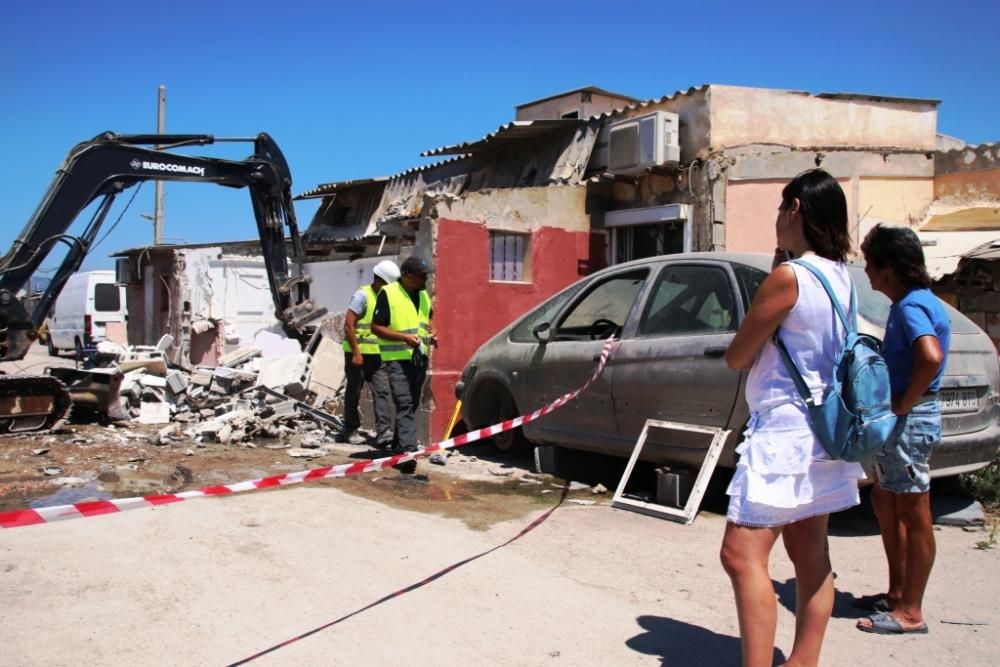 Derribadas las tres casas desalojadas de Son Banya