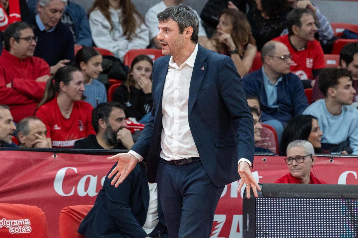 Carlos Cantero, durante el partido de este miércoles ante el DVTK.