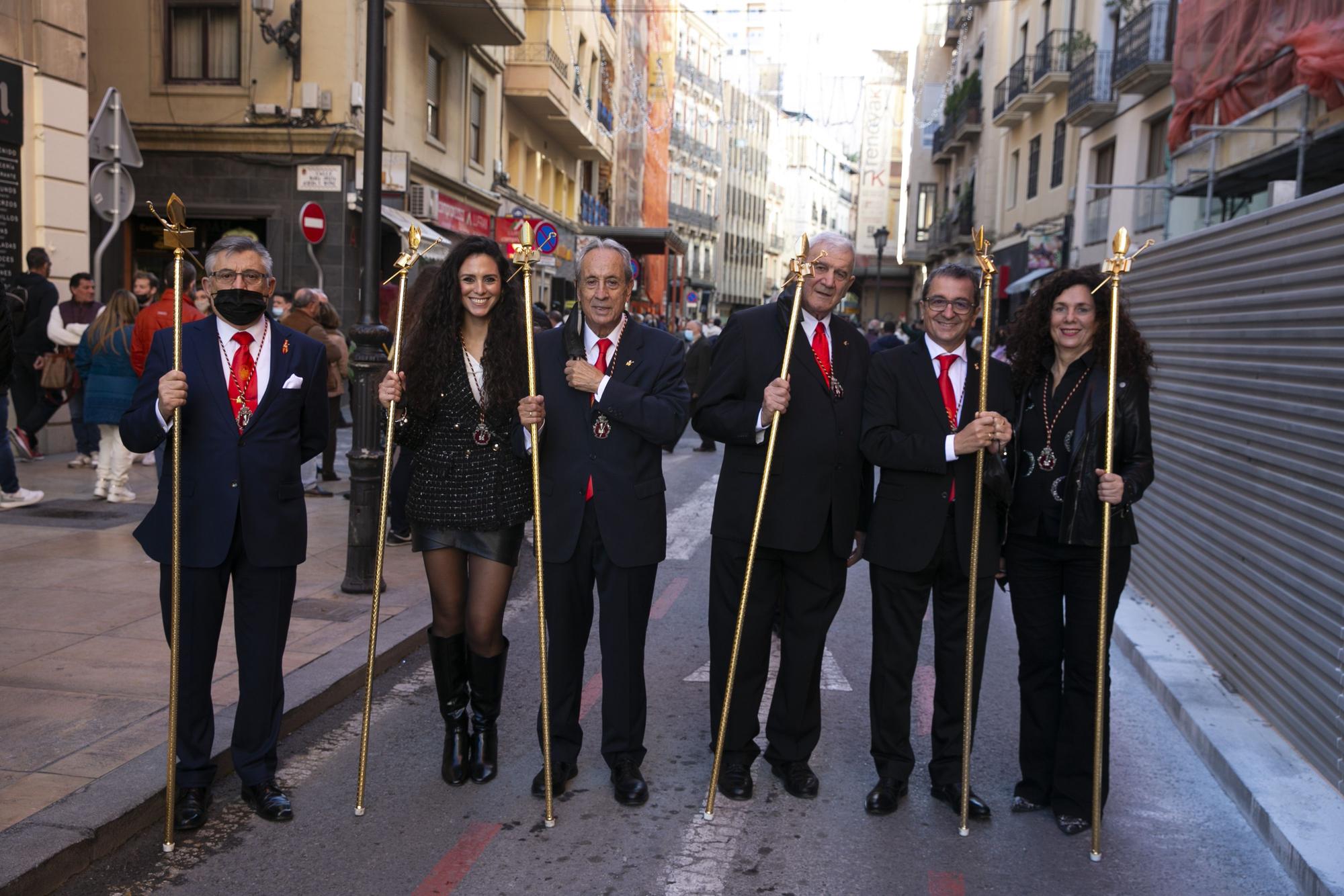 Procesión de San Nicolás y ambiente festivo en Alicante por el Día de la Constitución