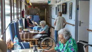 El Govern crearà 20.000 places en residències abans del 2030