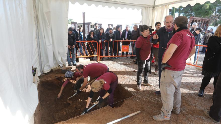 Identifican a un fusilado por el franquismo en el cementerio de Castelló