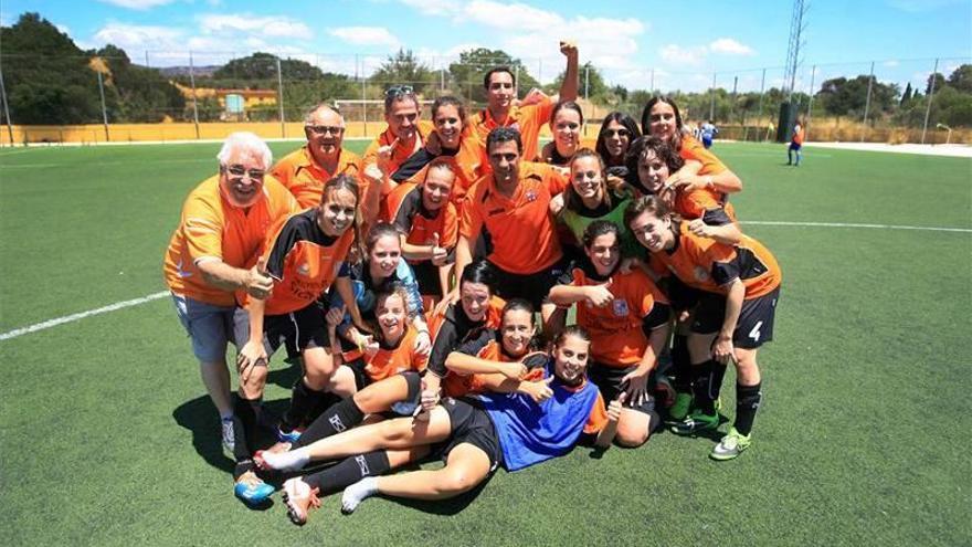 El Naranjo femenino se asocia al Arsenal