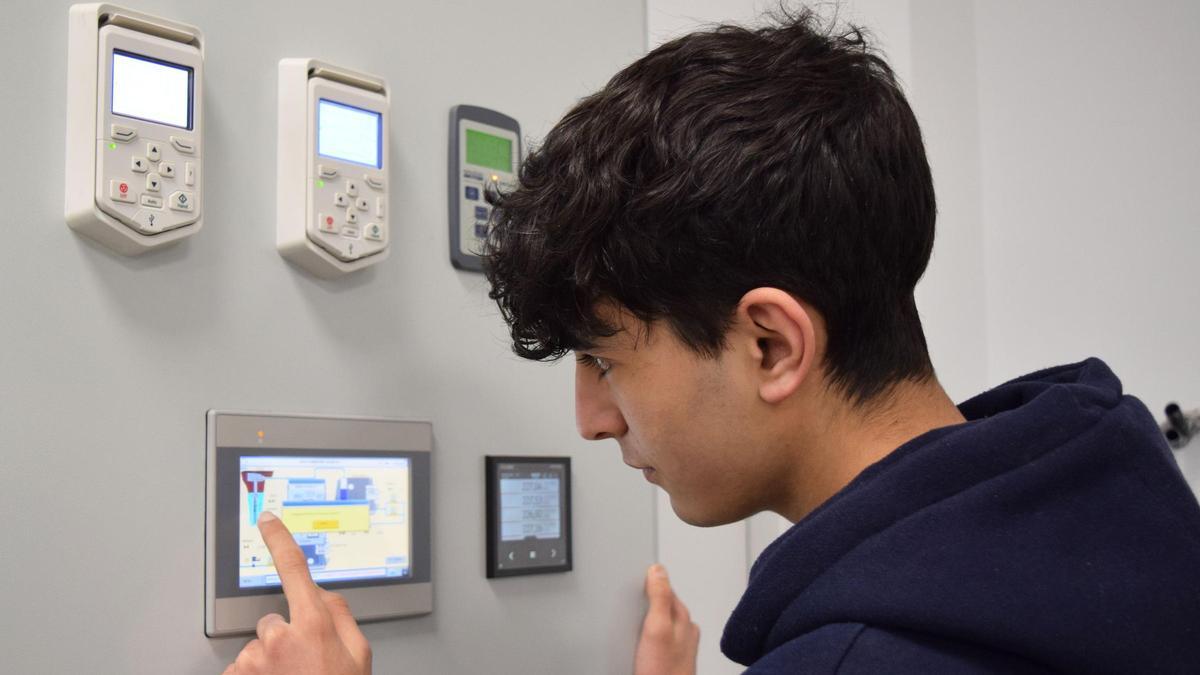 El alumnado se forma en conocimientos prácticos y teóricos sobre el agua.