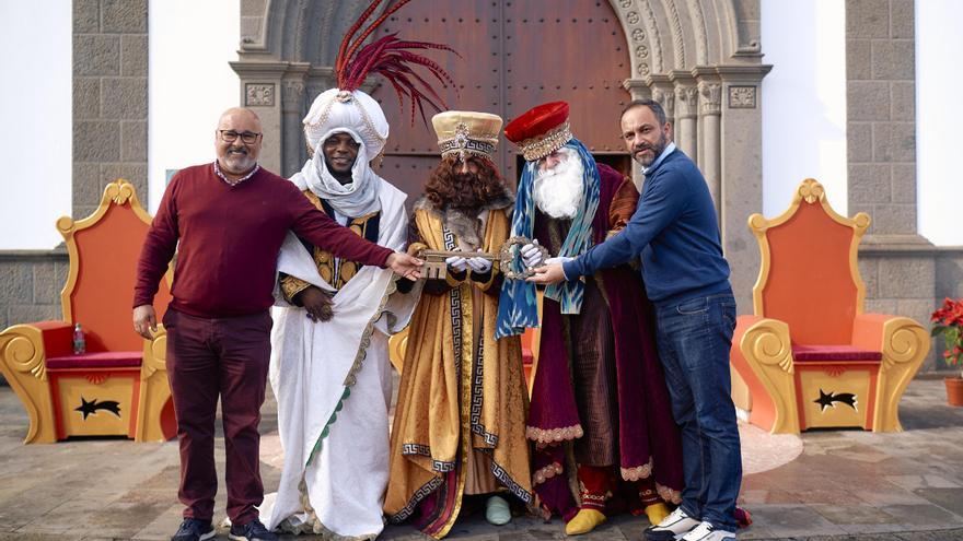 Los Reyes Magos de Oriente visitan la Villa de Moya