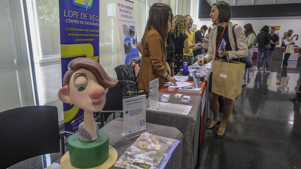 Una Feria sobre la FP Dual en Elche, en una imagen de archivo