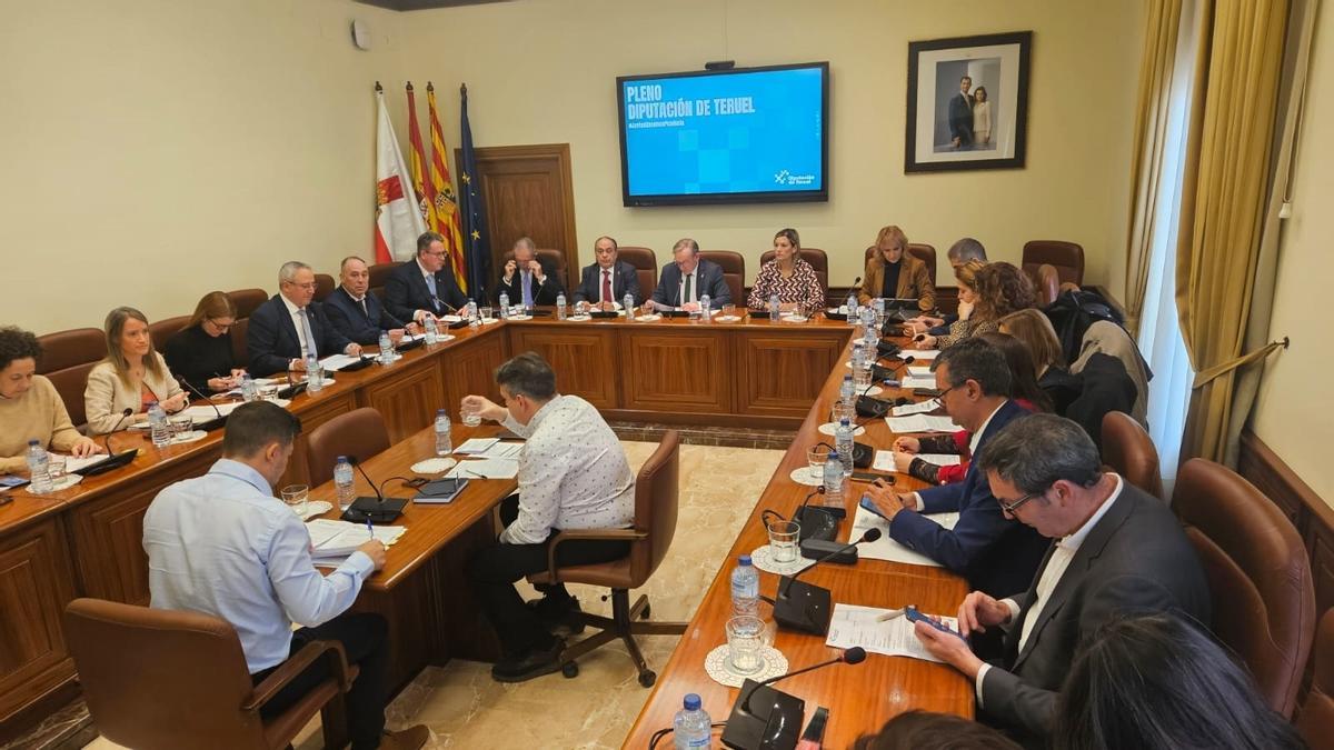 La Diputación de Teruel ha celebrado este martes sesión plenaria.