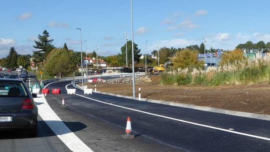 El acceso directo desde la N-VI al Carrefour de Iñás, a punto de abrir