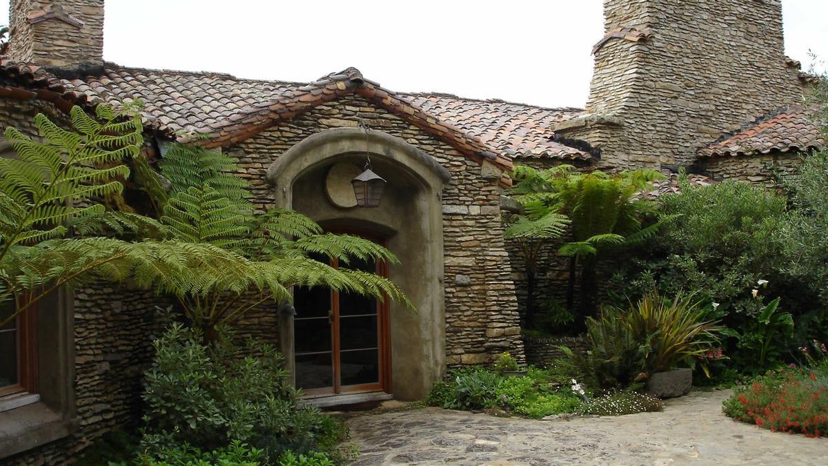 La casa D. L. James que ha comprado Brad Pitt