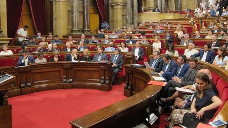 El Parlament aprova impulsar un procés constituent malgrat el veto del TC