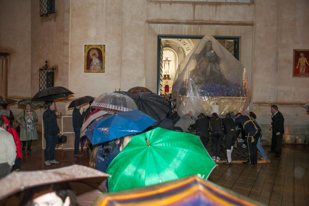 Las cofradías celebran actos en el interior de las parroquias y anulan las estaciones de penitencia