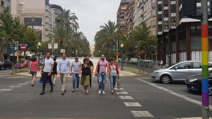 La bandera del Orgullo decora 18 semáforos en Luceros