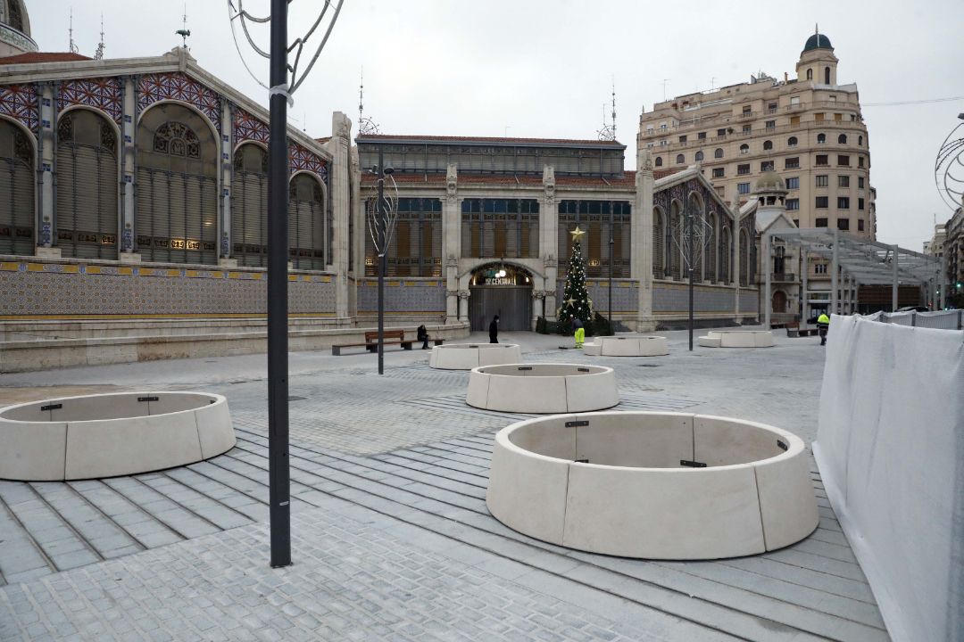 Inauguración de la Plaza de Brujas renovada tras las obras