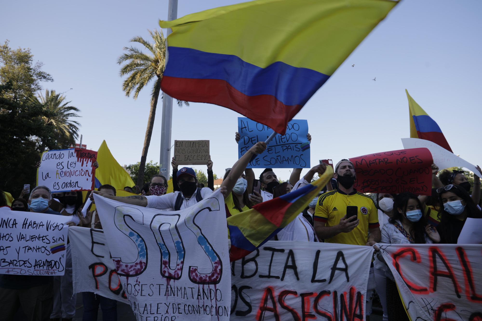 Más de 500 personas se manifiestan en Palma por la libertad de Colombia