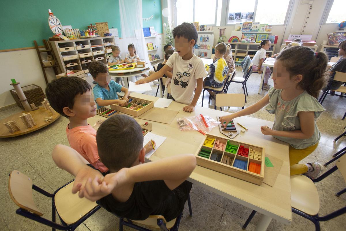 Un aula de un colegio de Alicante, en imagen de archivo