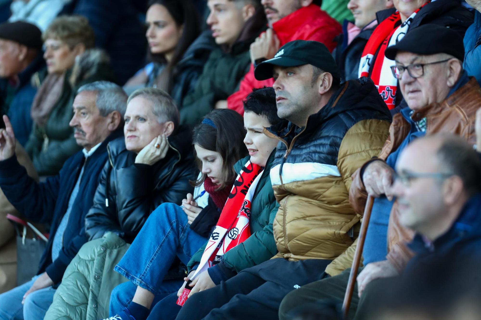 Las mejores imágenes de la victoria del Arosa ante la Unión Deportiva Ourense (1-0)