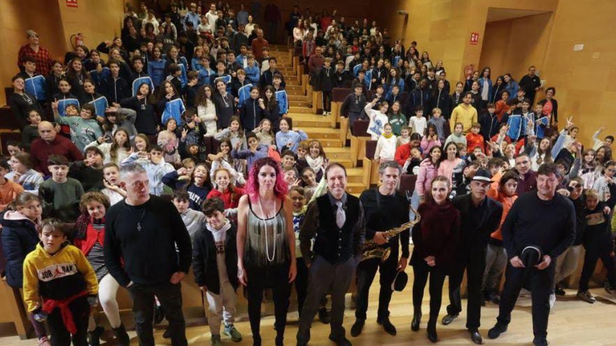 Más de mil escolares participan en conciertos didácticos de jazz organizados por el Ayuntamiento.