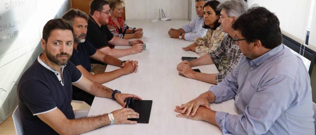 Reunión de alcaldes celebrada ayer en Exposalnés ante los problemas de falta de médicos.