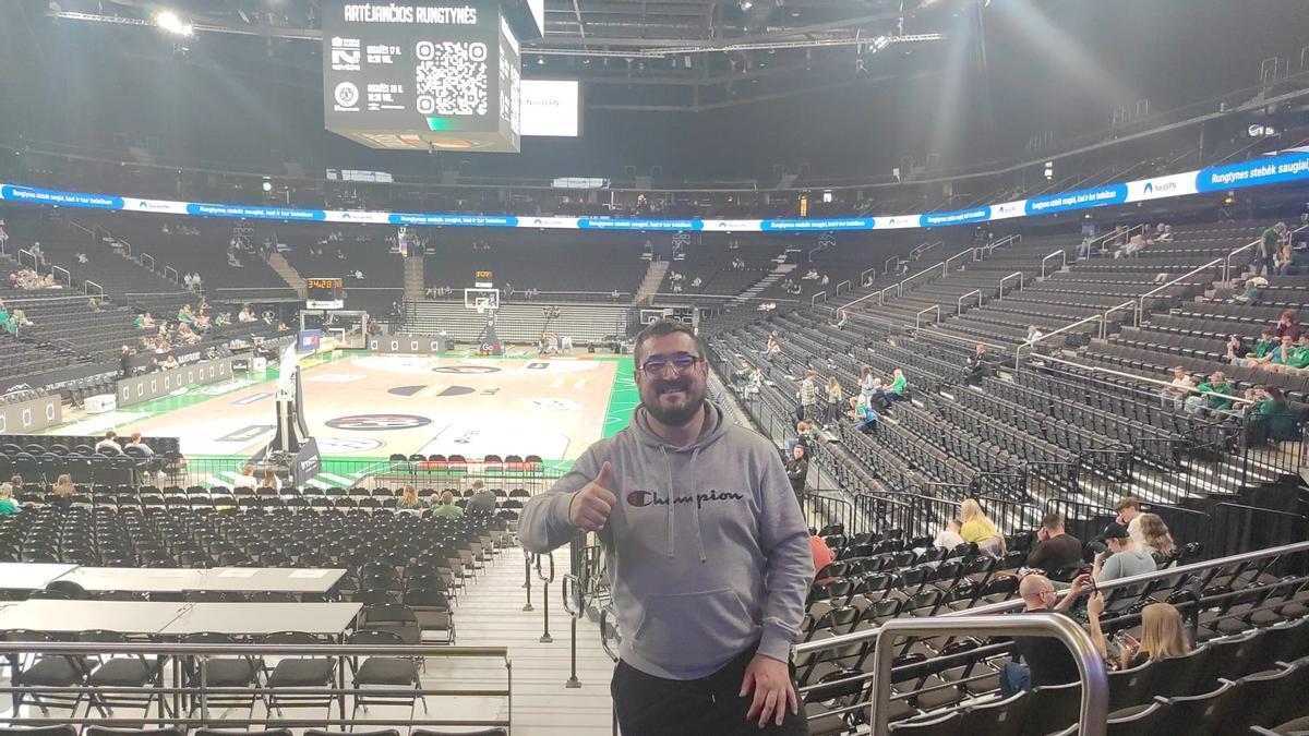 José Lamas en el impresionante pabellón del Zalgiris Kaunas.