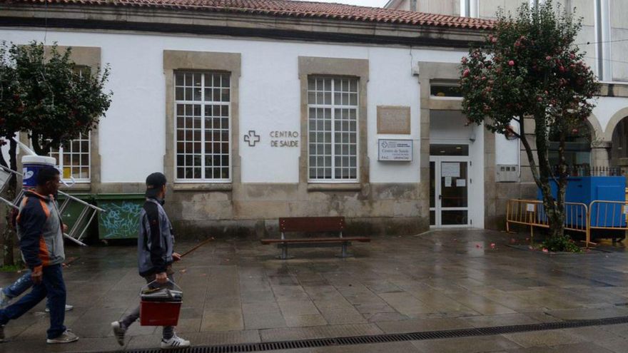 Centro de salud de Caldas de Reis. | // NOÉ PARGA