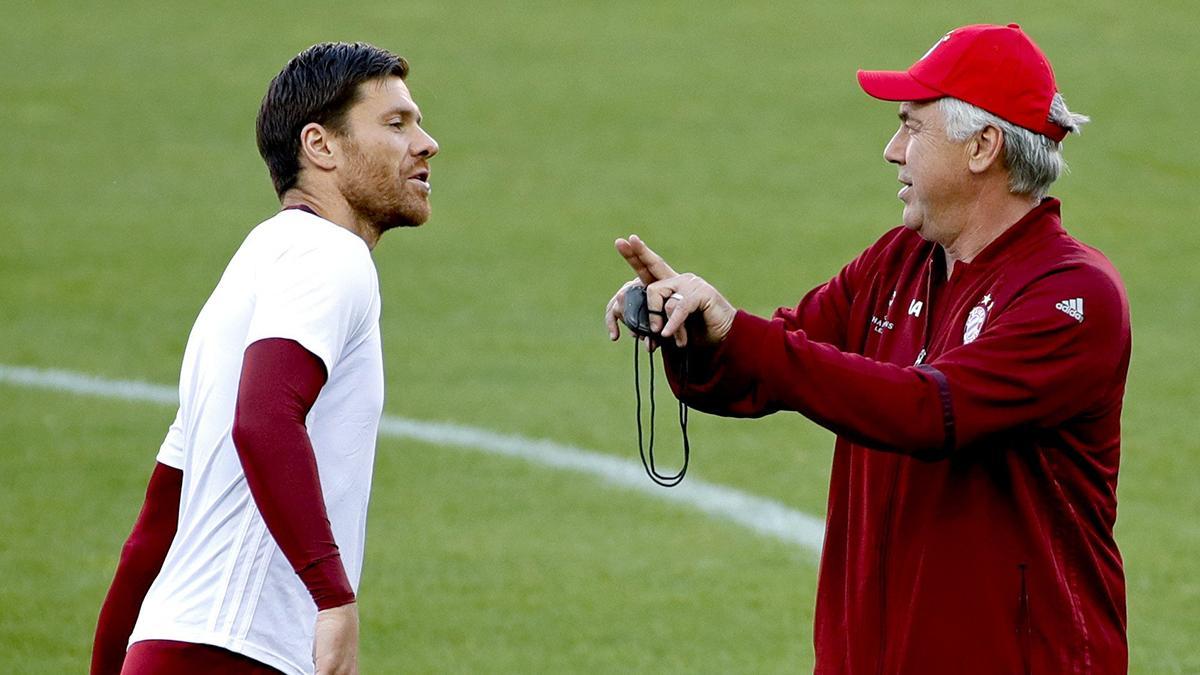 Ancelotti dirigió a Xabi Alonso en el Bayern