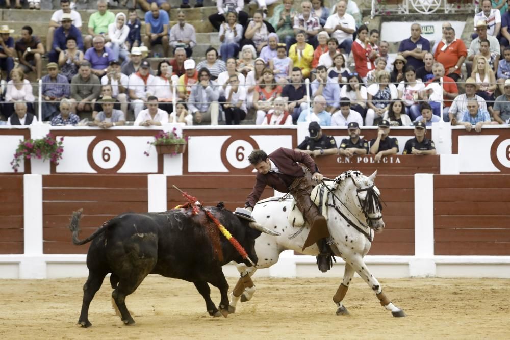 Corrida de rejones en la Feria Taurina de Begoña de 2018.