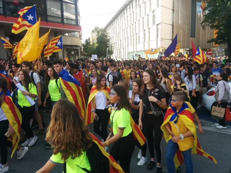 Estudiants universitaris i de secundària es manifesten a Girona