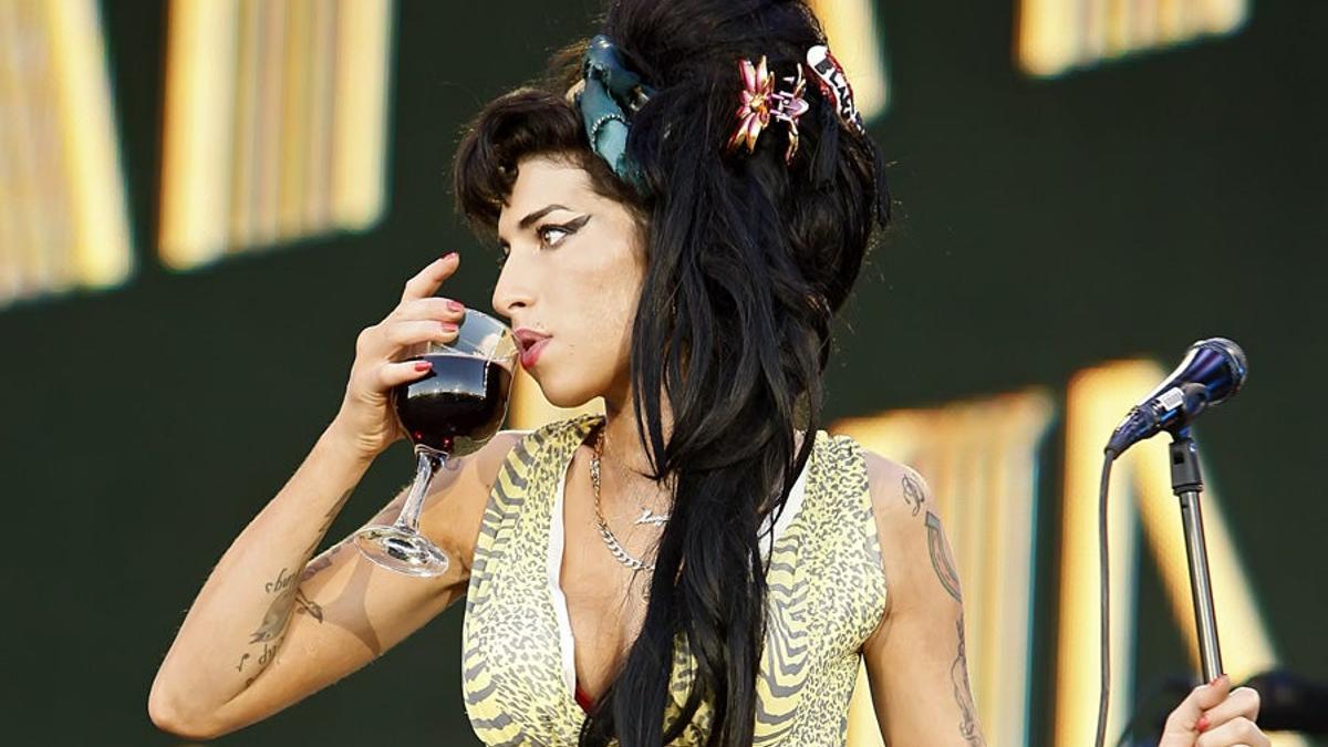 Una fría Amy Winehouse no defrauda a sus fans españoles
