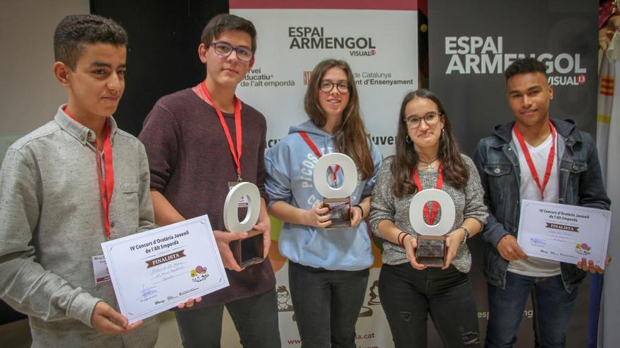 Els finalistes i la guanyadora del concurs.