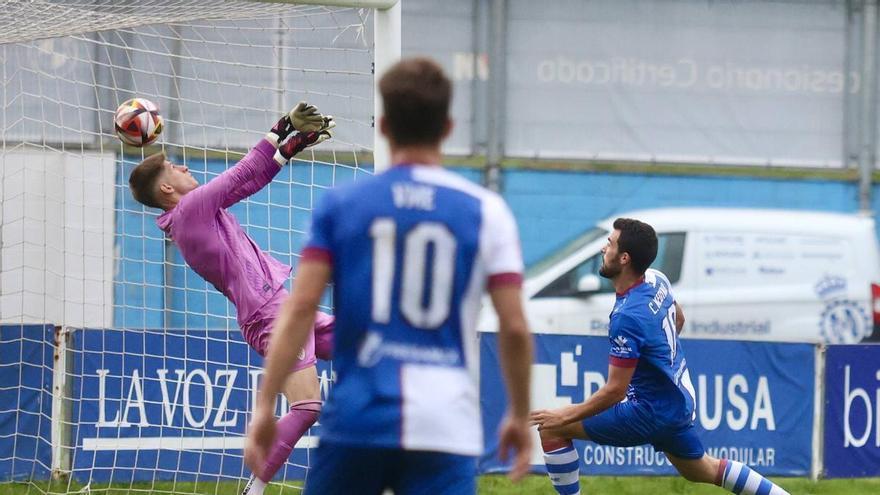 El Avilés, con un dilema en su nueva delantera: Cañedo tiene que elegir entre tres jugadores