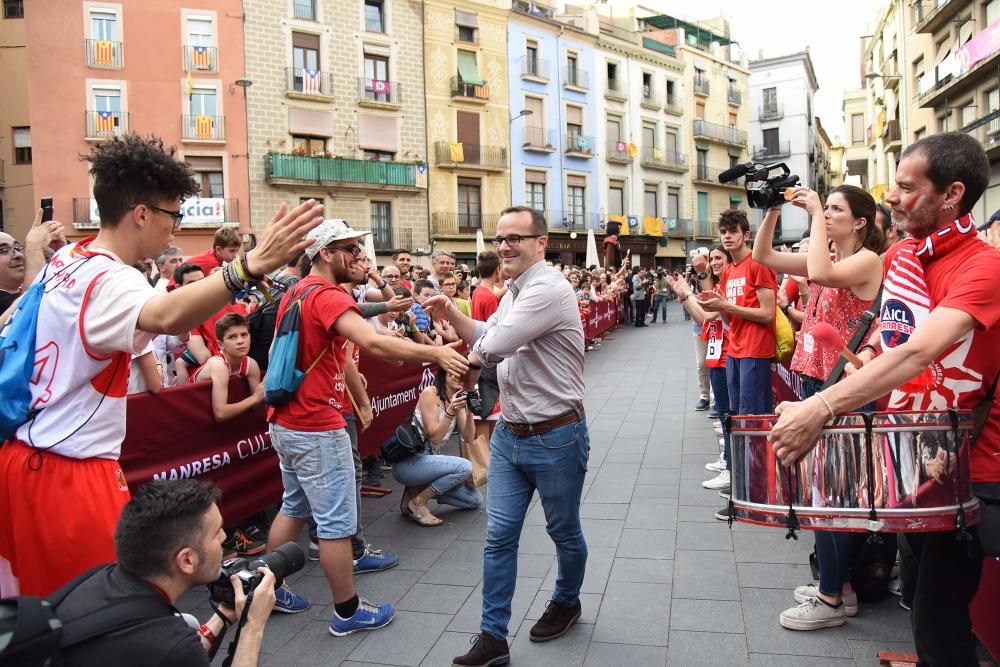 Celebració de l'ICL Manresa a la plaça Major