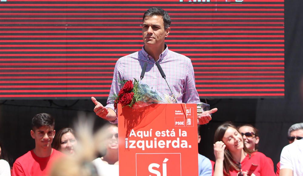 Pedro Sánchez, con los militantes en Cártama