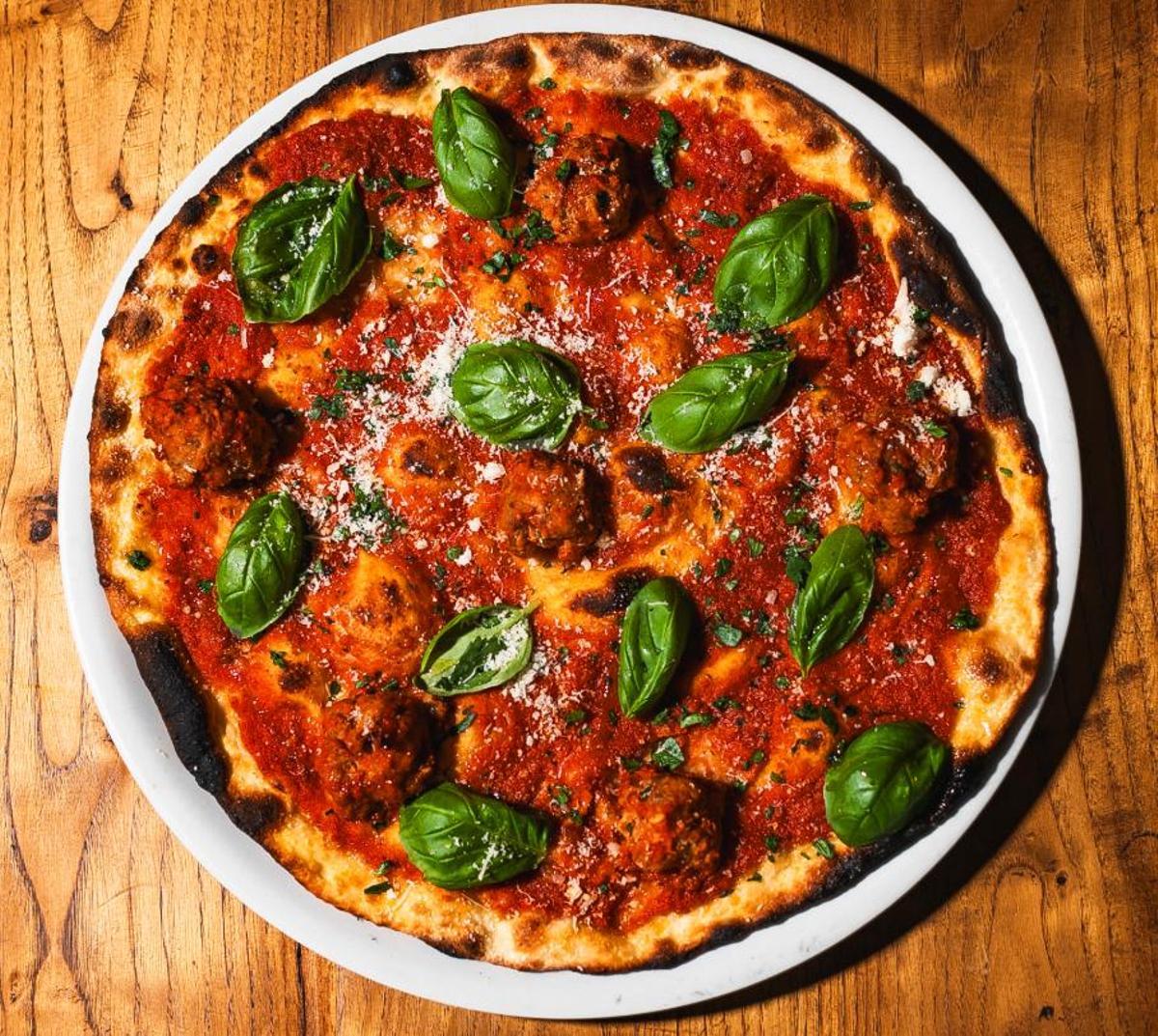 C:\Users\anieto\Desktop\‘Bello de Nonna’, una de las propuestas de L'Elementare para celebrar en Madrid la pizza popular italiana.